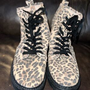 Steve Madden cheetah print boots